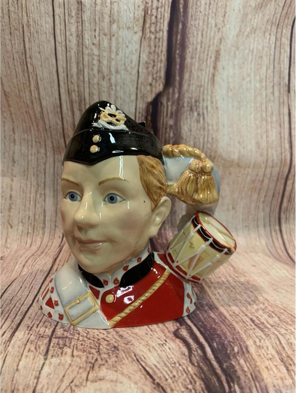 ROYAL DOULTON NORTH STAFFORDSHIRE DRUMMER BOY CHARACTER JUG D7211